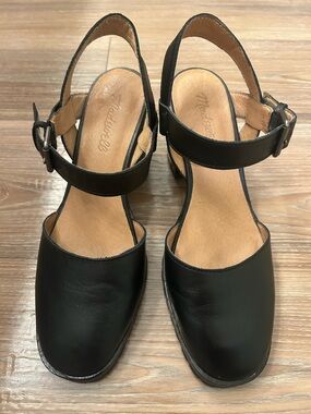 Madewell Black Leather Slingback shoes. Super comfortable! Size 7